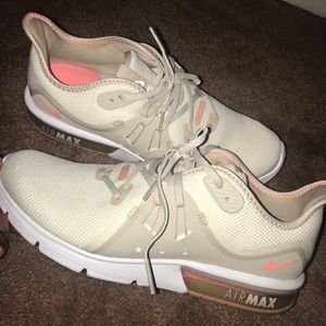 Women’s Nike air max size 10